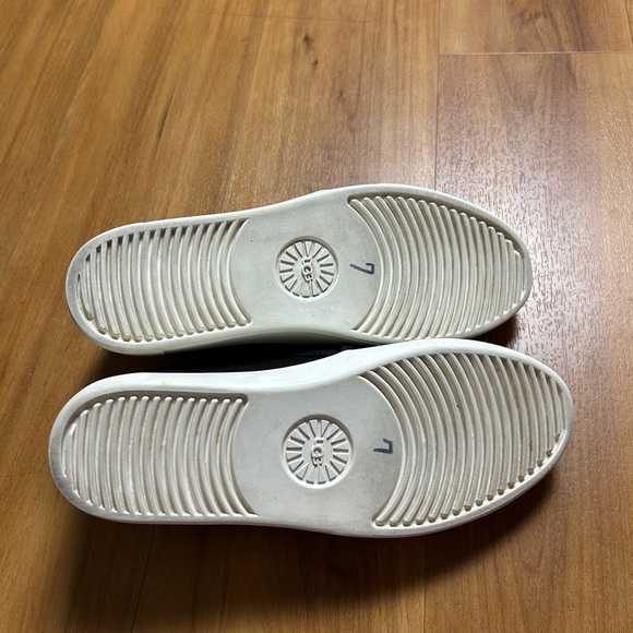 UGG Women’s Black Leather Moccasins with White Soles Size 7 - Picture 7 of 13